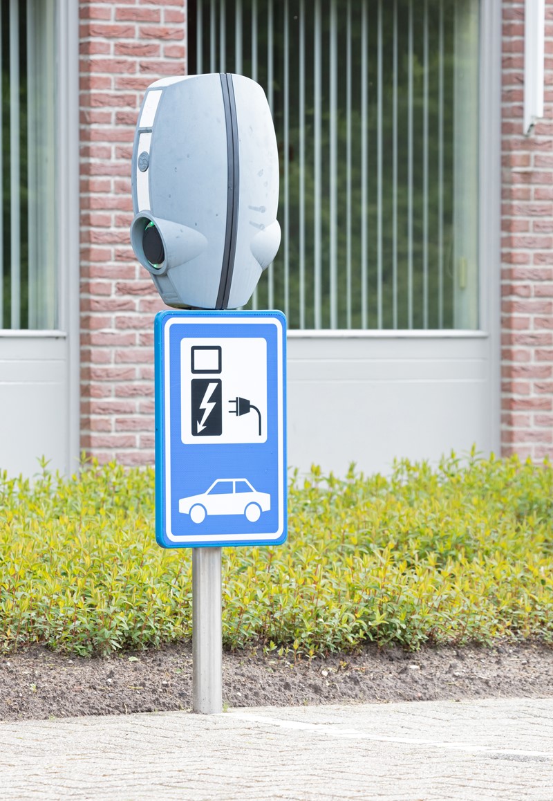Parkeren Bij Laadpaal